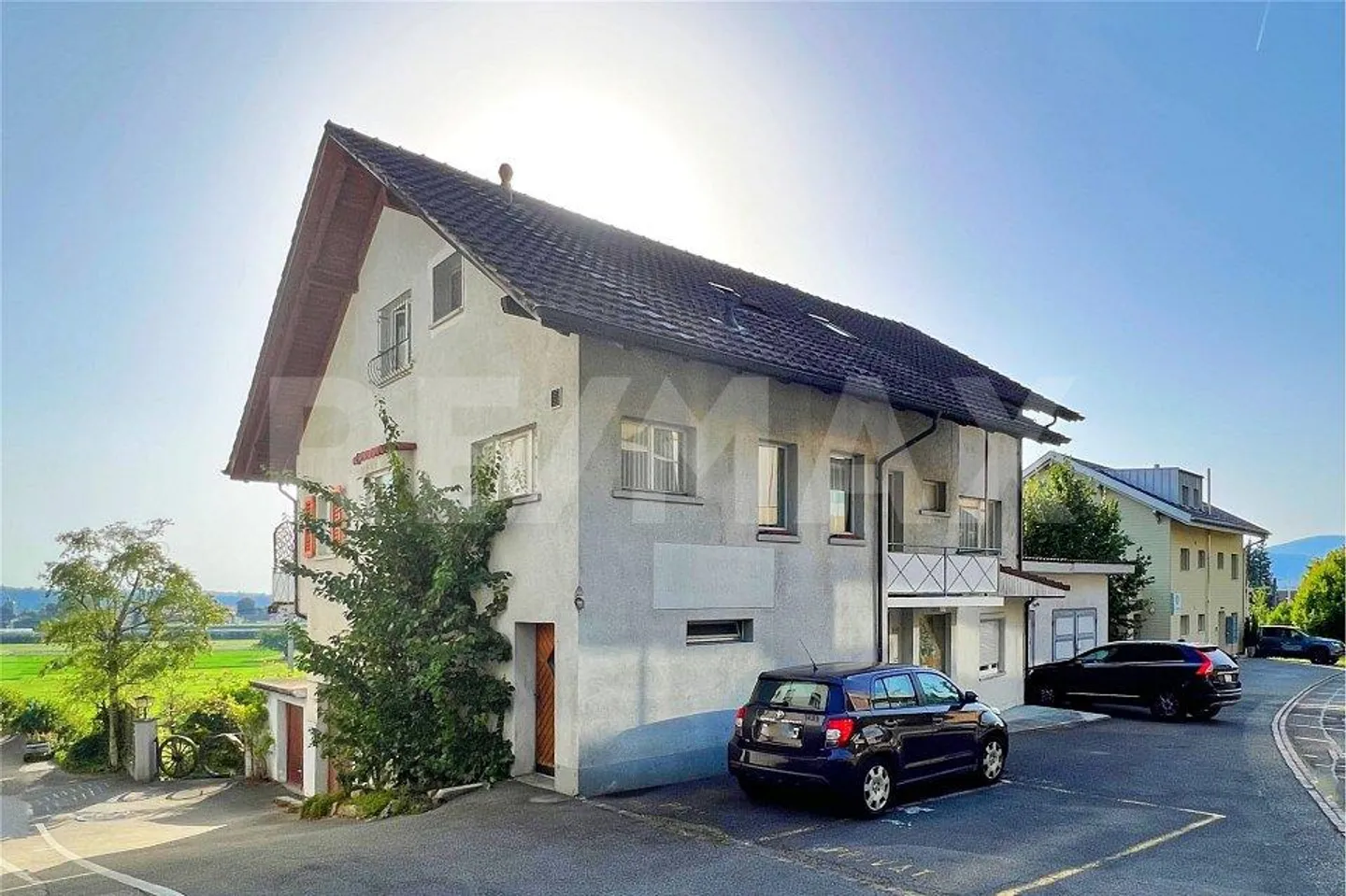 Maison intergénérationnelle avec trois appartements - Photo 3 sur 13