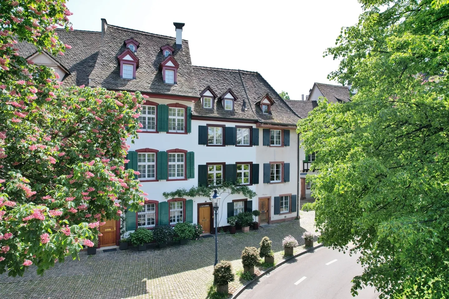 UNIQUE OPPORTUNITY - HISTORIC TOWNHOUSE AT PETERSPLATZ - Photo 3 of 9