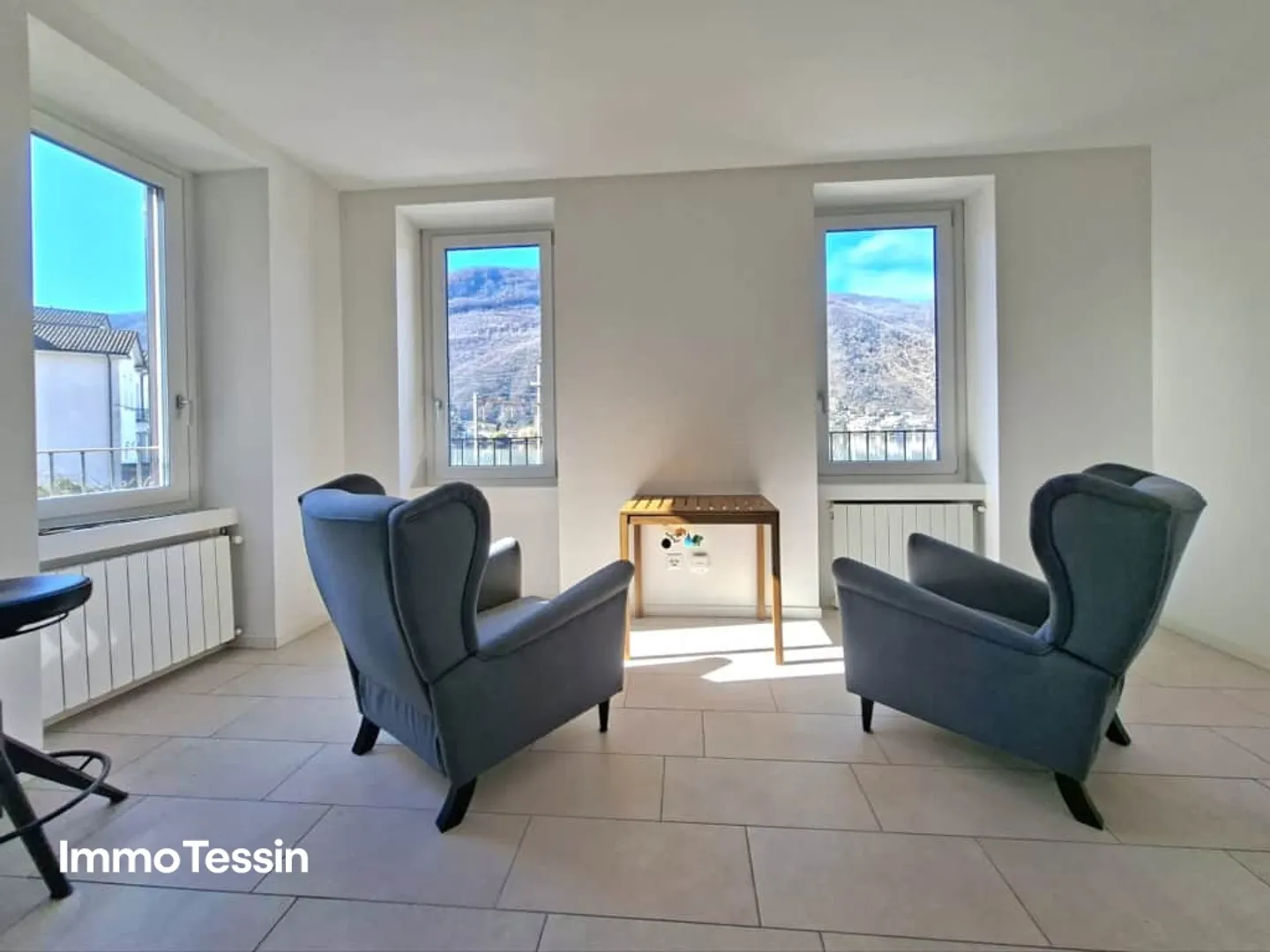 Posizione centrale direttamente sul Lago di Lugano, appartamento ristrutturato con vista lago e cortile privato di 40 m2 a pochi minuti da Lugano - Foto 7 di 13