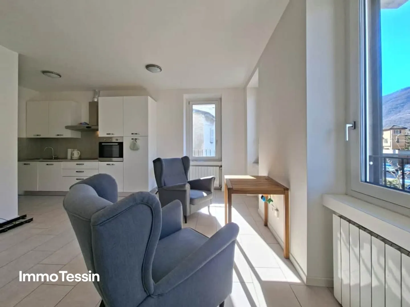 Posizione centrale direttamente sul Lago di Lugano, appartamento ristrutturato con vista lago e cortile privato di 40 m2 a pochi minuti da Lugano - Foto 9 di 13