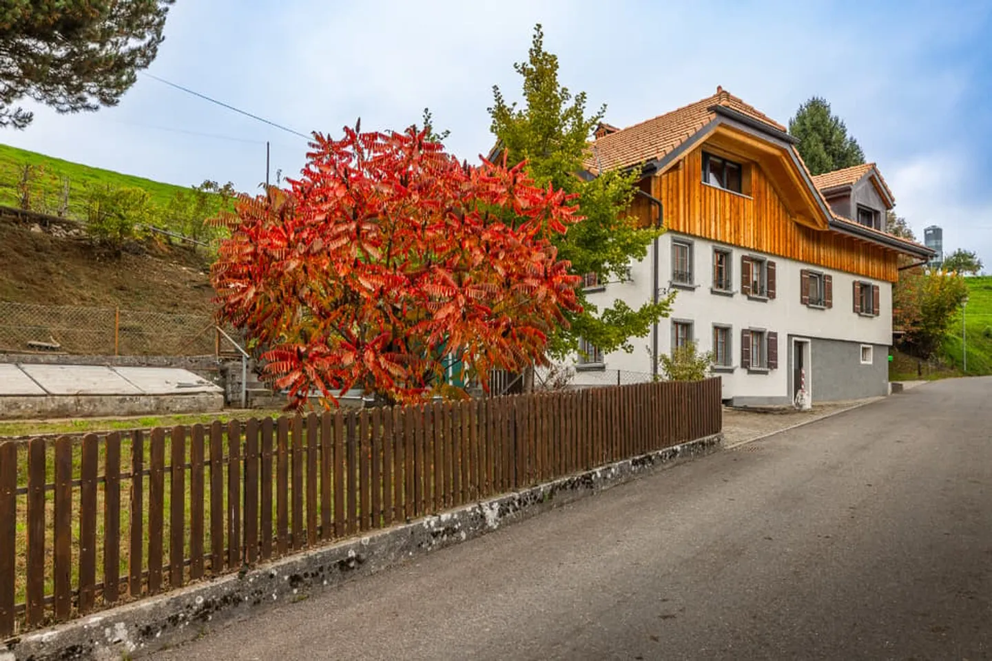 Bâtisse coup de coeur en zone agricole - Photo 1 sur 11