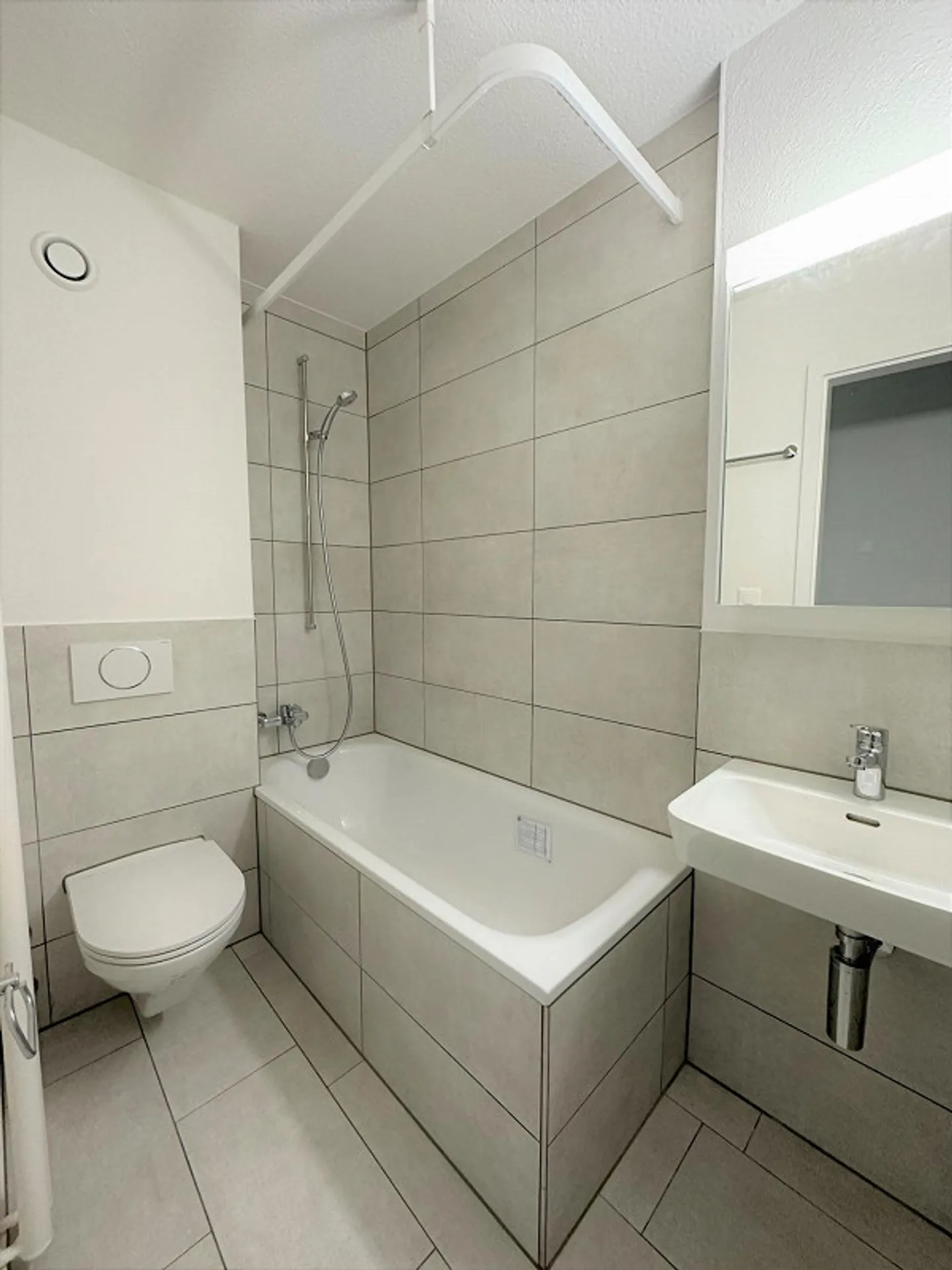 Cozy Apartment in Attractive Location - Photo 7 of 9