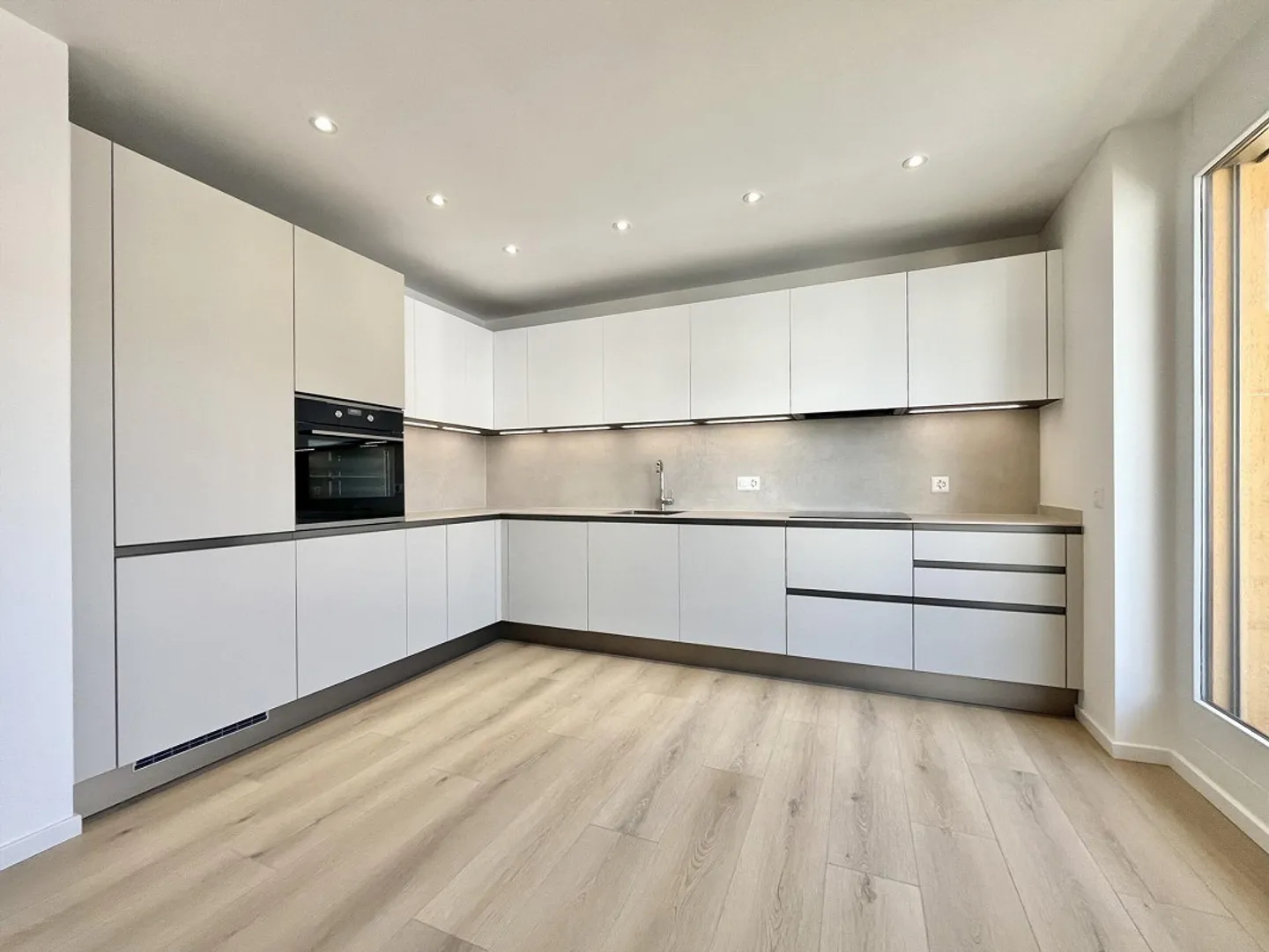 PRIMA LOCAZIONE - 5,5 STANZE A PREGASSONA IN AFFITTO - Foto 2 di 9