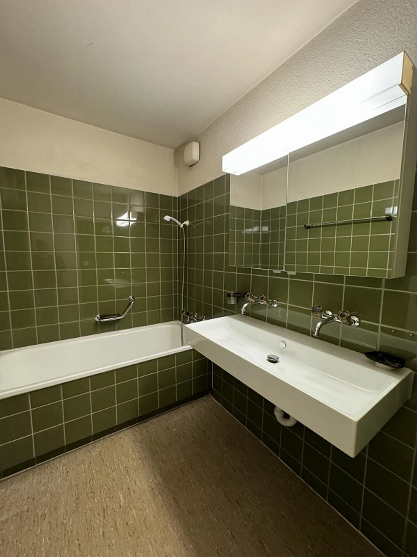 Sunny apartment with a view - Photo 8 of 12