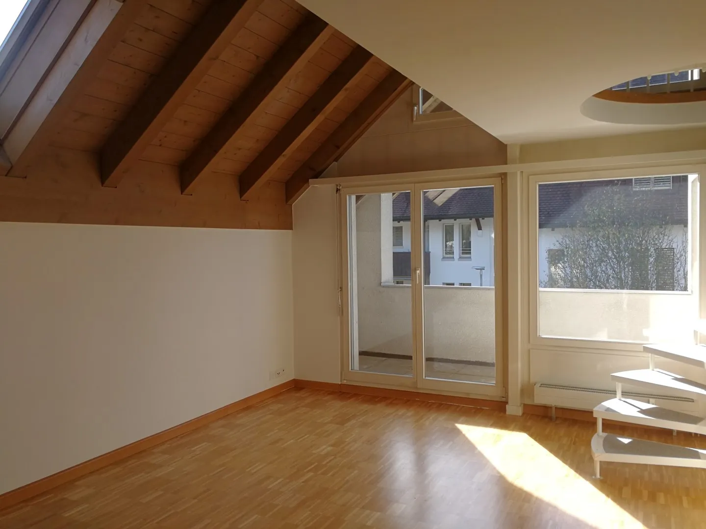 Attractive 3-room apartment with gallery - Photo 3 of 8