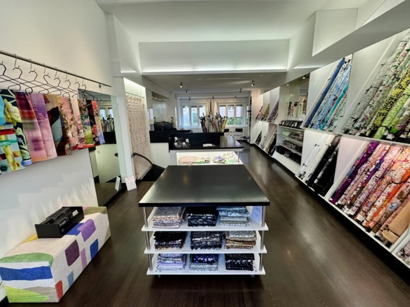 Boutique di charme nella città vecchia perfetta per marchi affermati - Foto 2 di 8