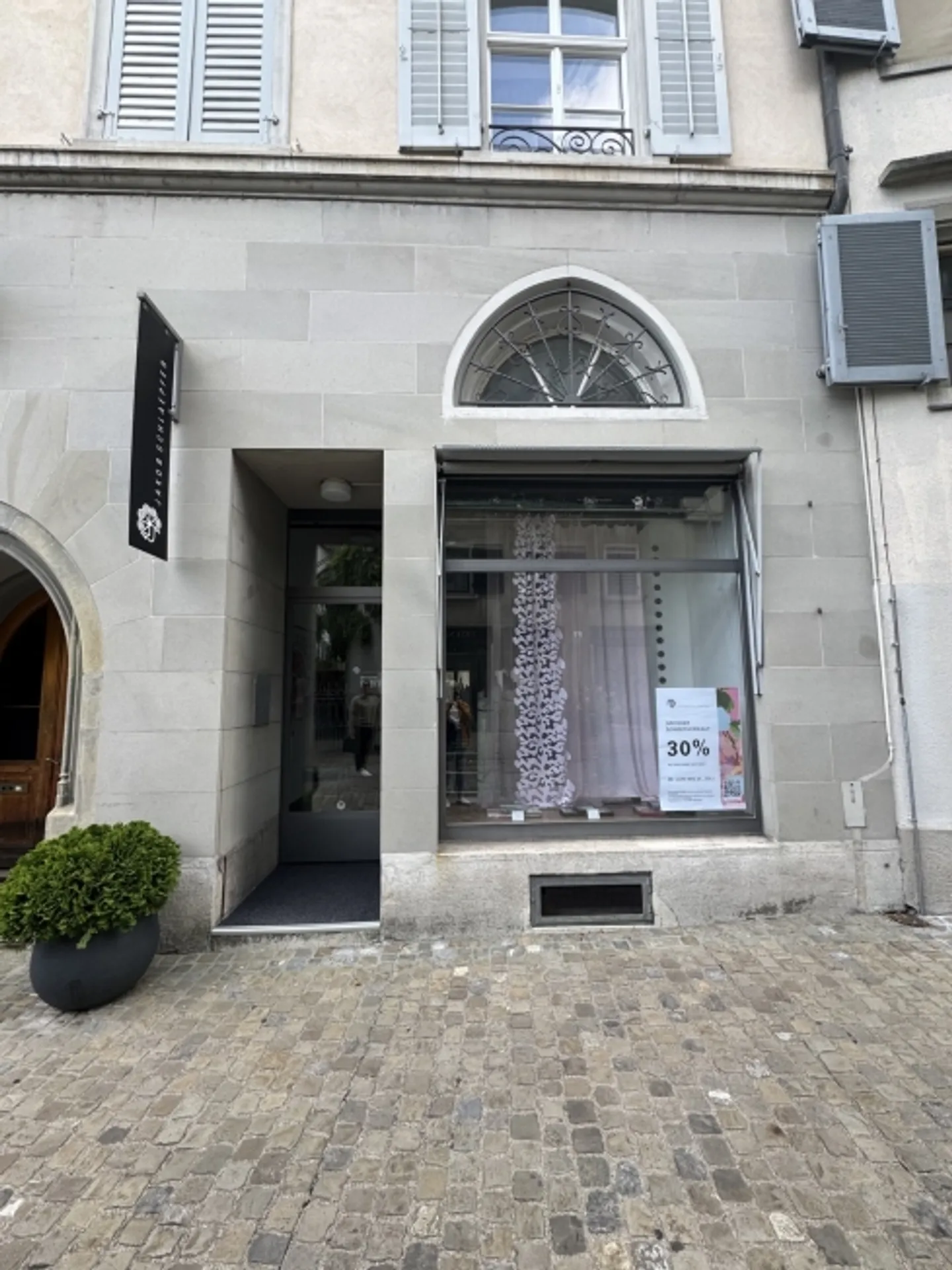 Boutique di charme nella città vecchia perfetta per marchi affermati - Foto 4 di 8