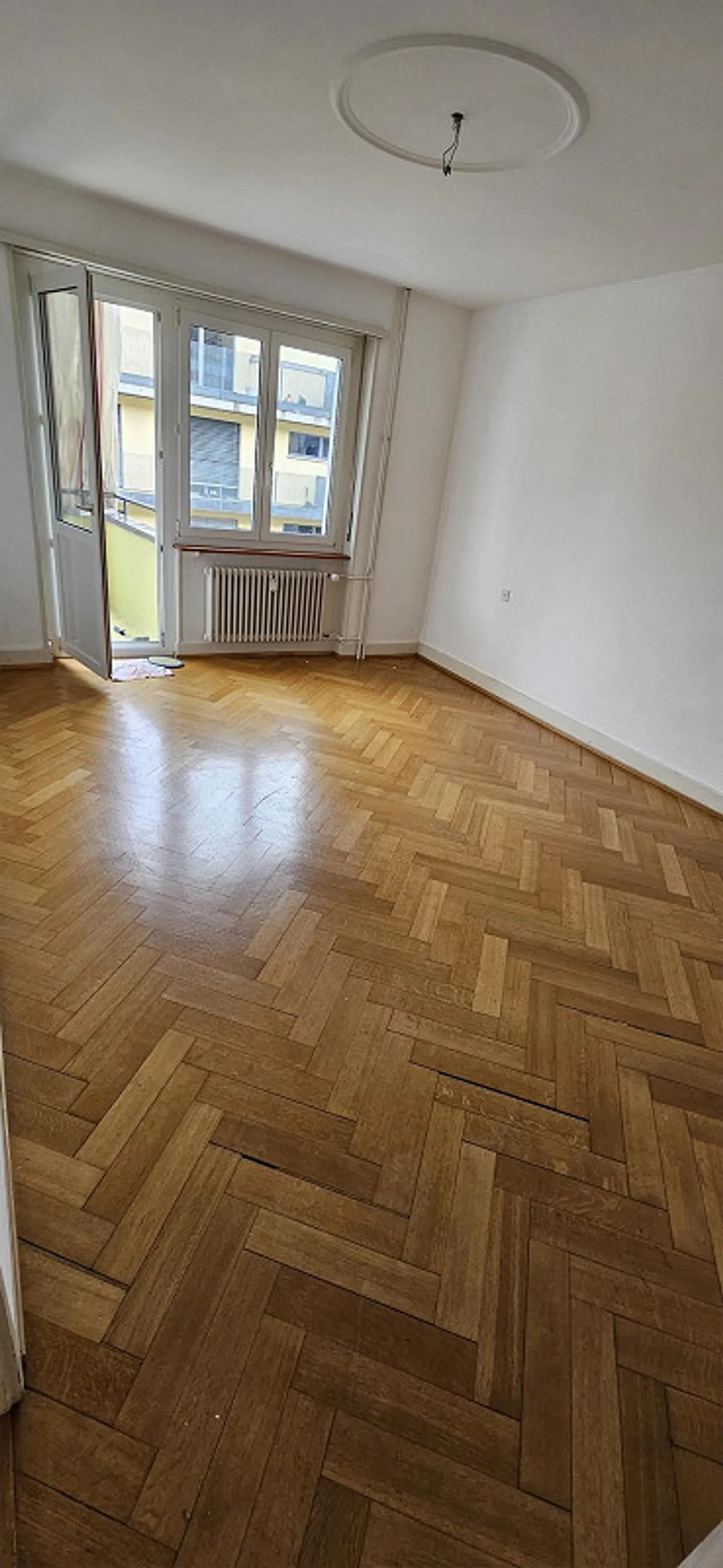 Quiet sunny 2.5 room apartment in Kleinhüningen - Photo 2 of 6