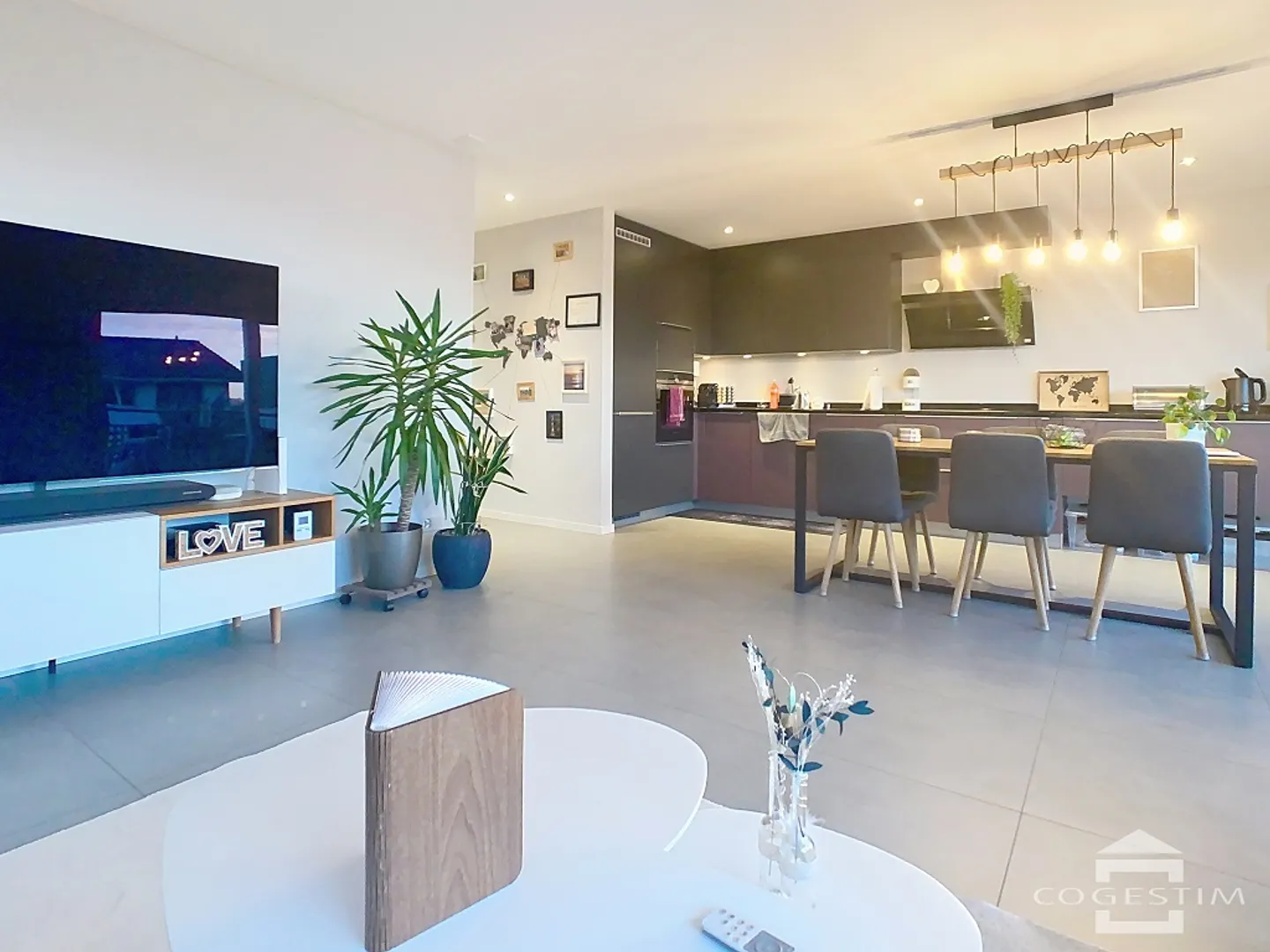 Charmant appartement 3.5 pièces - Photo 2 sur 8