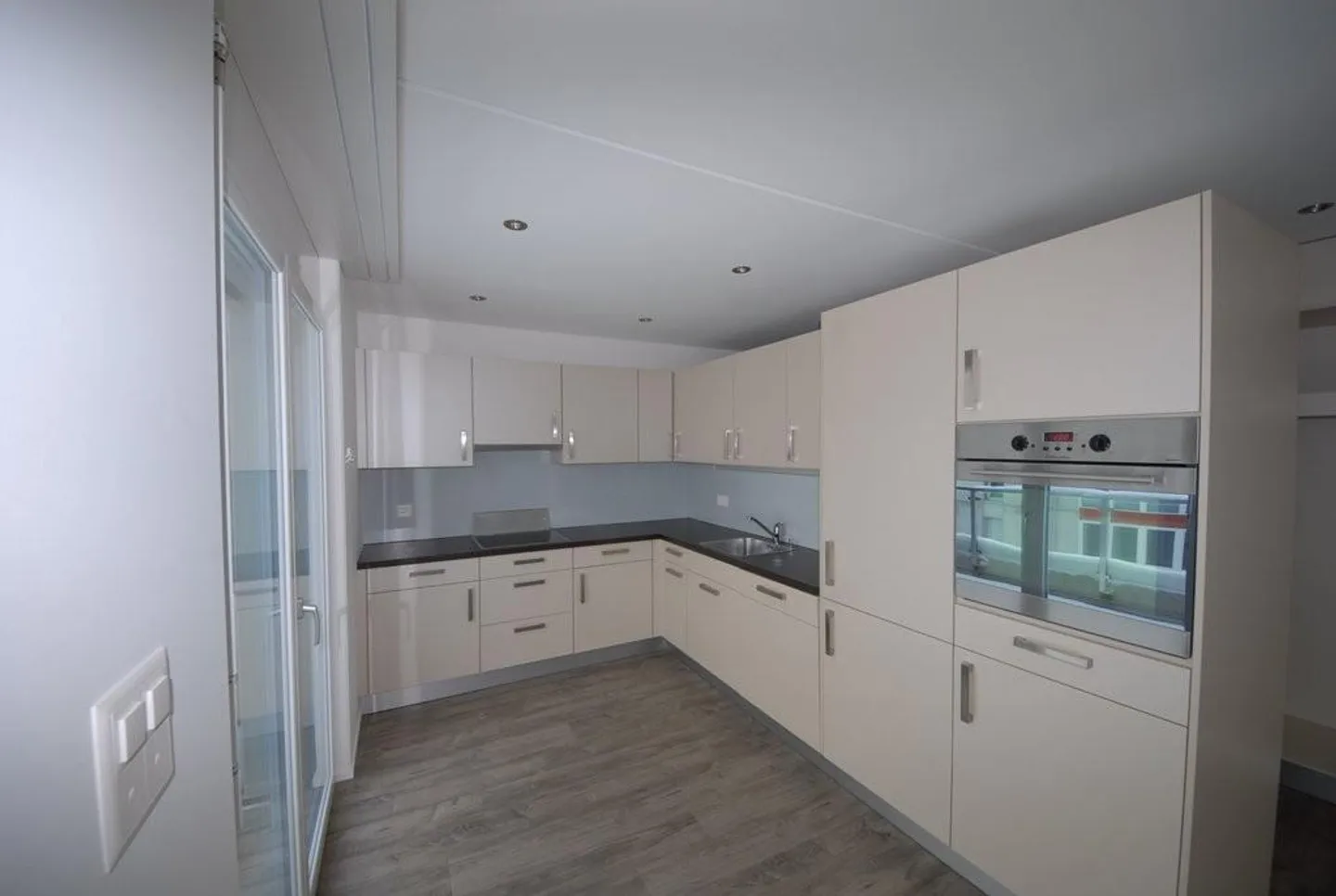 Beautiful Living - Photo 5 of 8