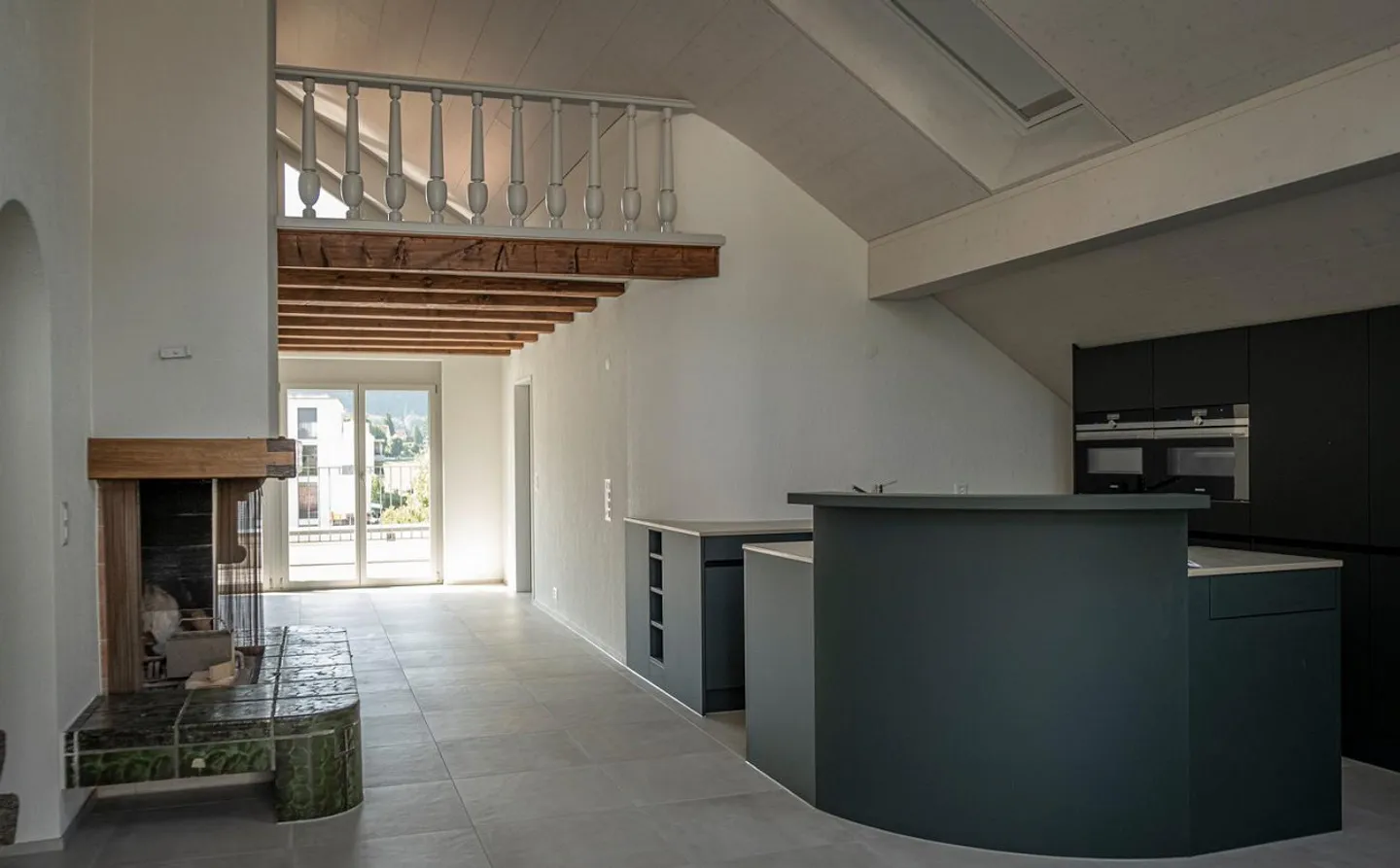 Nid d'aigle à louer 4.5 pièces appartement en duplex avec galerie - Photo 3 sur 15