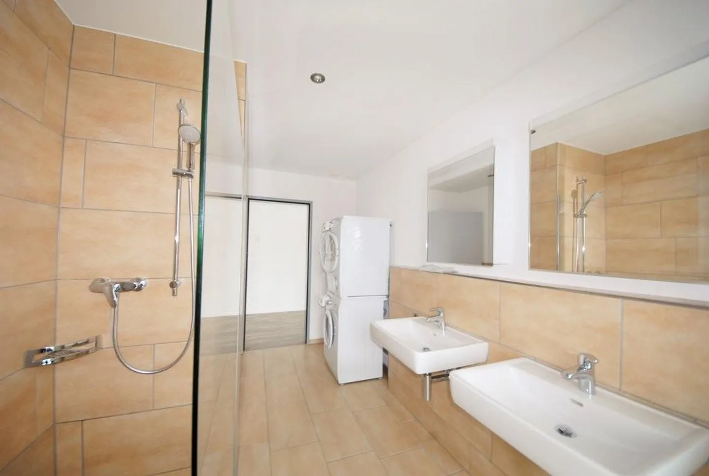 Beautiful Living - Photo 6 of 8