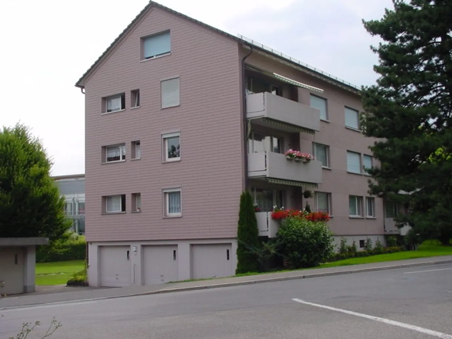4 1/2 Room Apartment 1st Floor - Photo 1 of 18