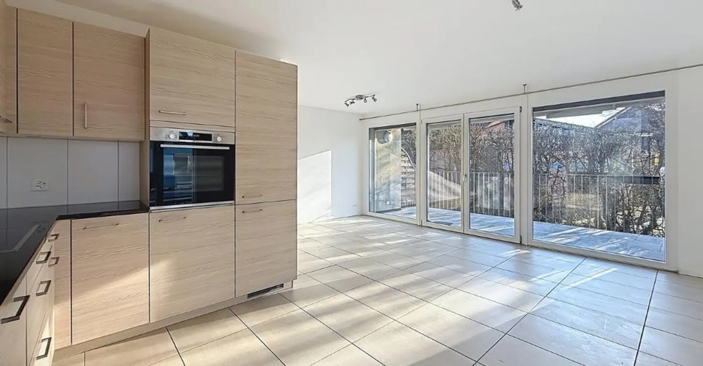 4 ½ ROOMS - Close to amenities! - Photo 2 of 11