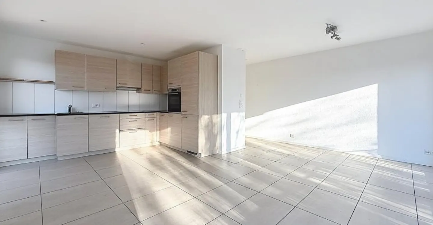 4 ½ ROOMS - Close to amenities! - Photo 3 of 11