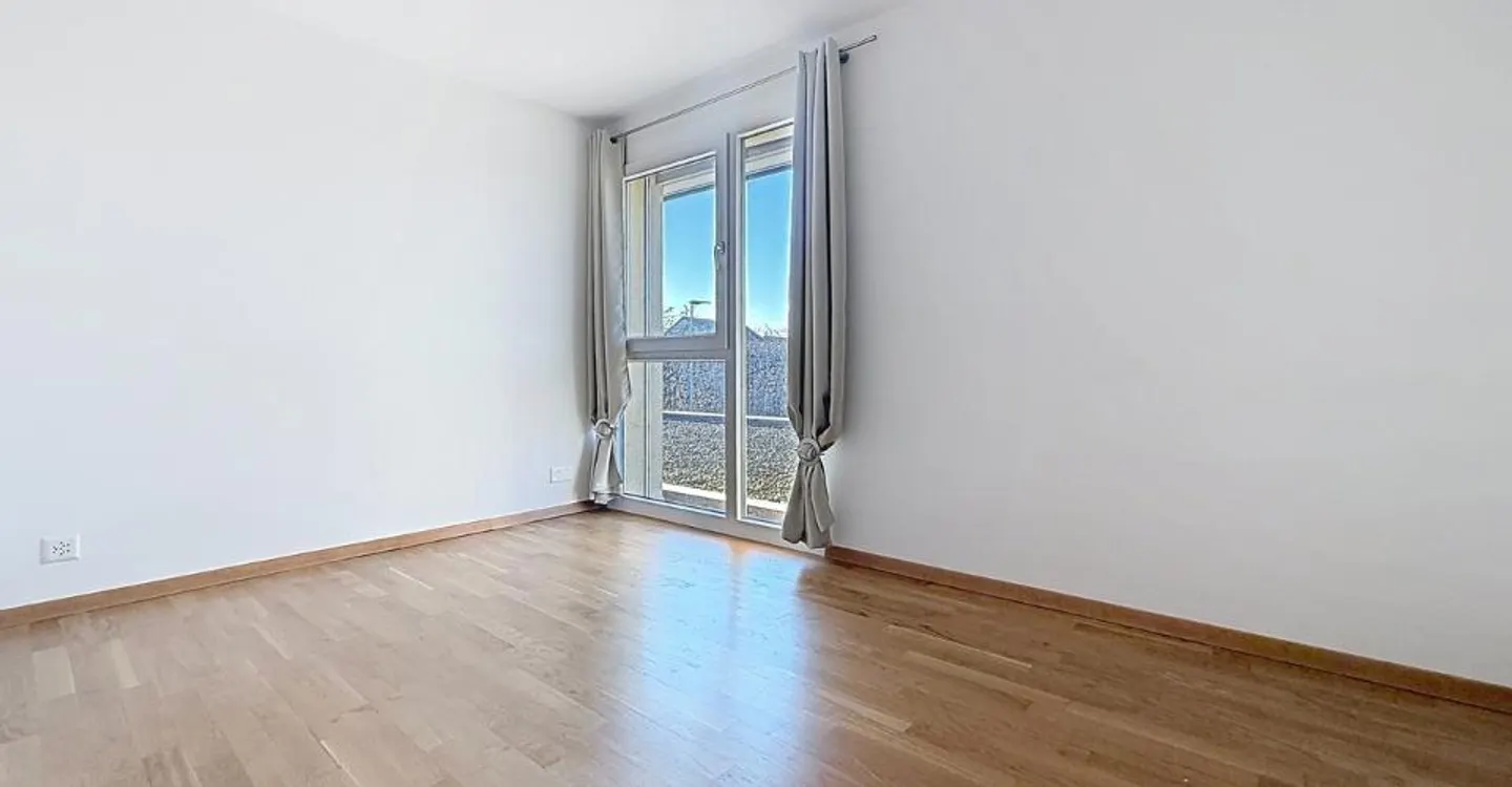 4 ½ ROOMS - Close to amenities! - Photo 7 of 11