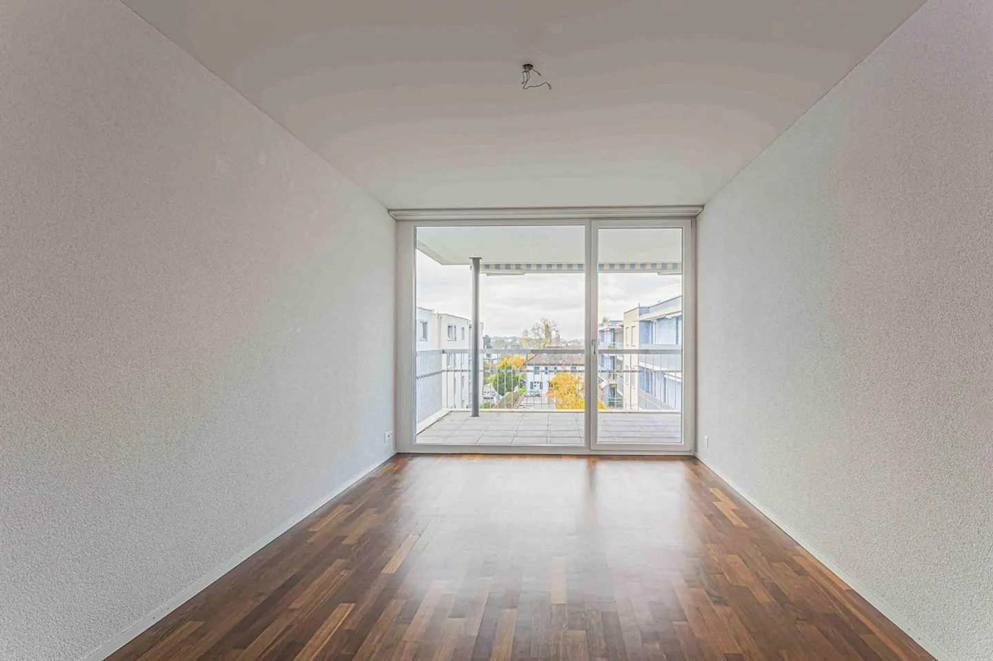 Appartamento attico luminoso e moderno - Foto 4 di 9