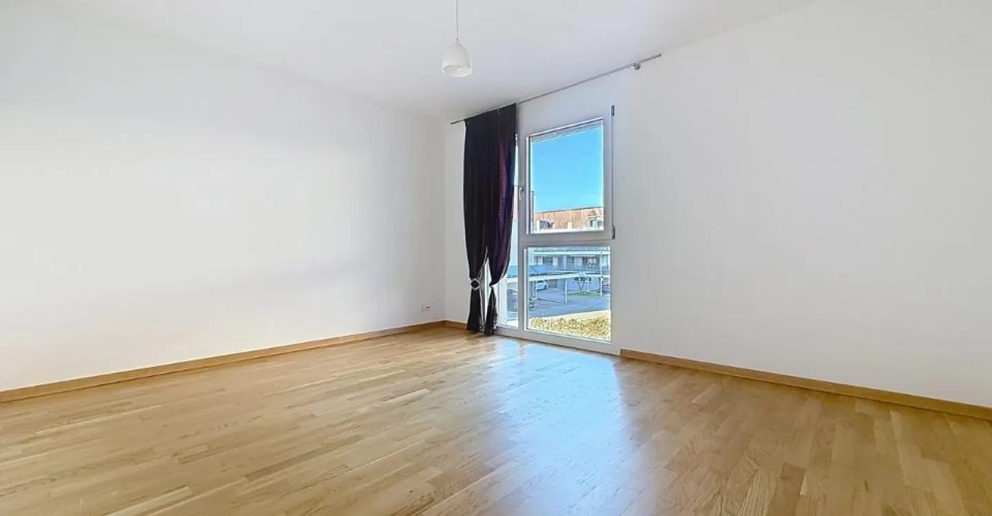 4 ½ ROOMS - Close to amenities! - Photo 8 of 11