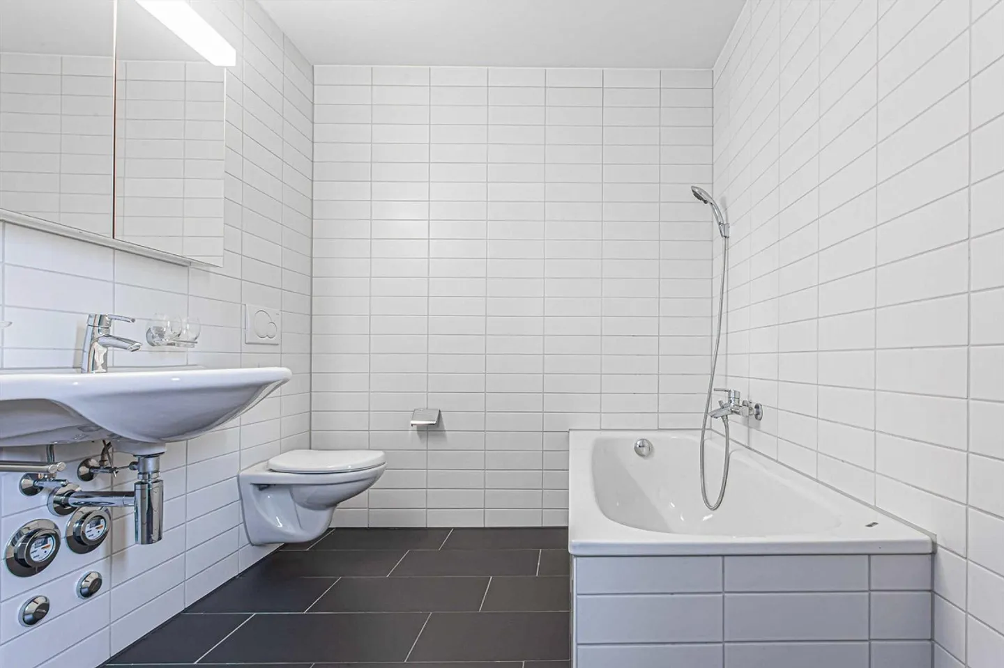 Appartamento attico luminoso e moderno - Foto 6 di 9