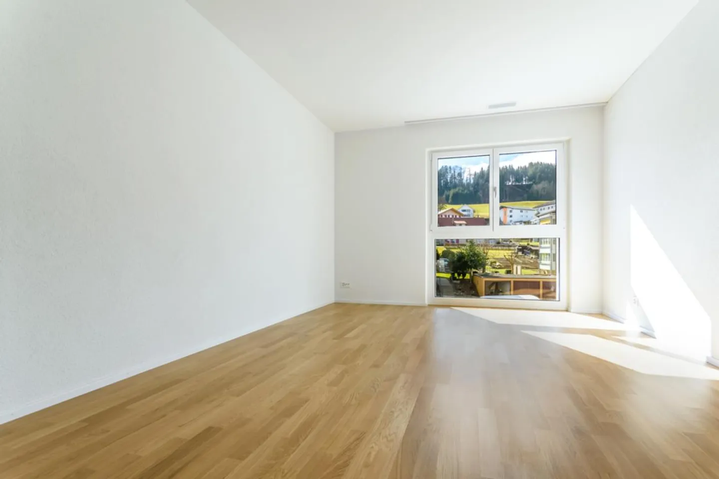 Vivere modernamente in una posizione soleggiata - Foto 4 di 5