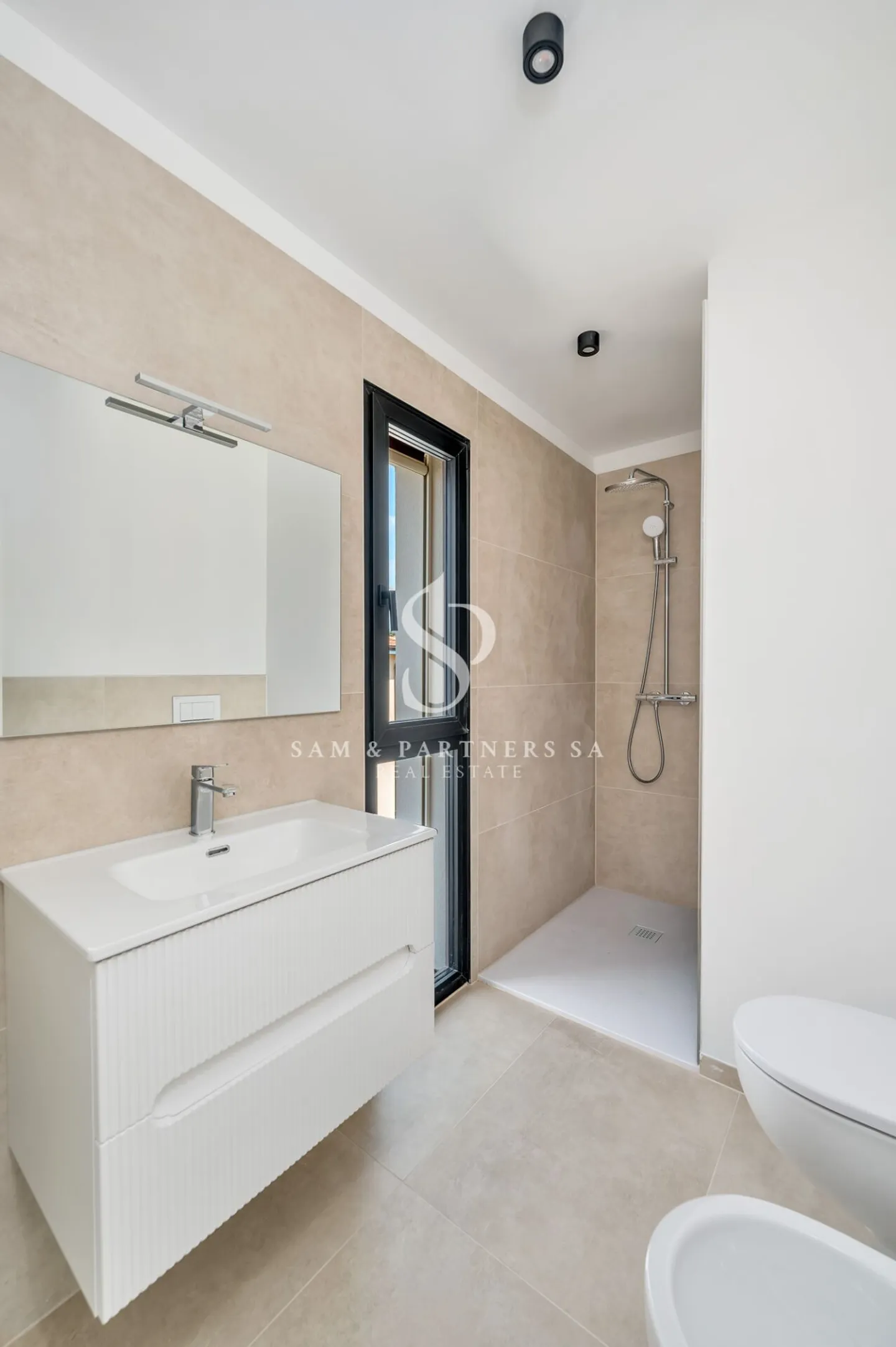 Appartement moderne de 3.5 pièces avec vue sur le lac - Photo 8 sur 11