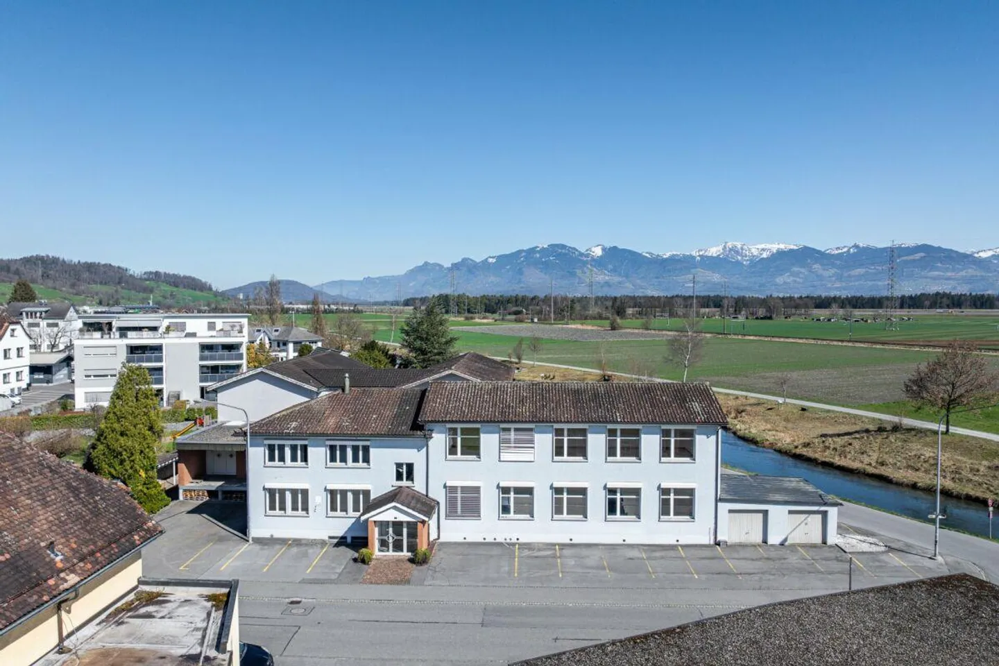 Proprietà commerciale con potenziale di sviluppo - Foto 3 di 15