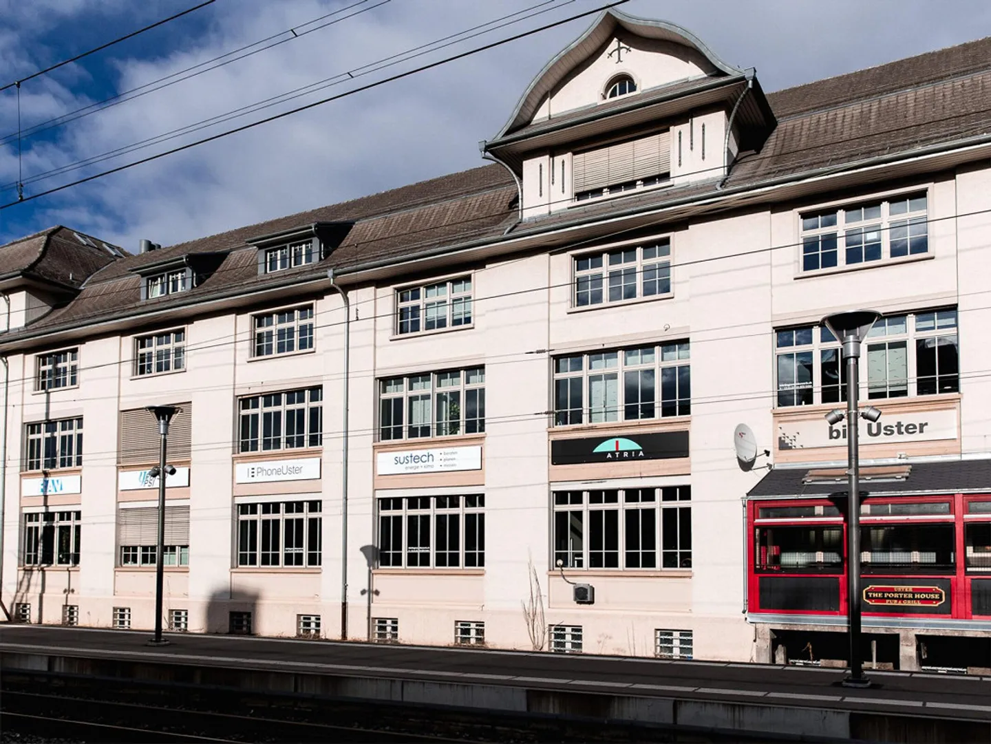 Spazi commerciali diversificati in affitto in una posizione privilegiata a Uster! - Foto 1 di 7