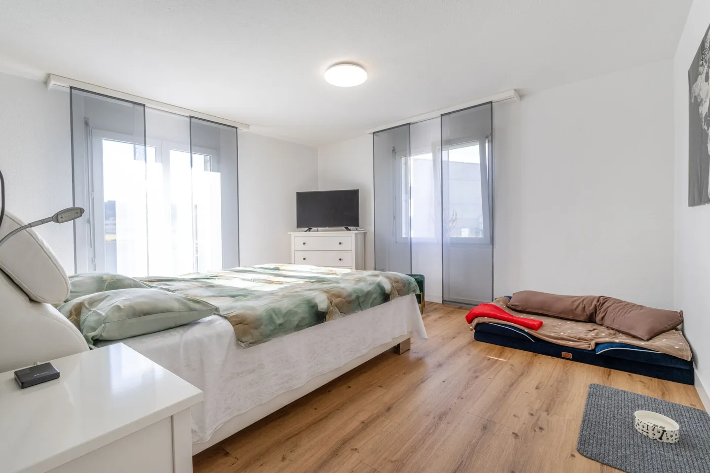 Casa unifamiliare moderna e indipendente con molto spazio per vivere, hobby e affari - Foto 14 di 29