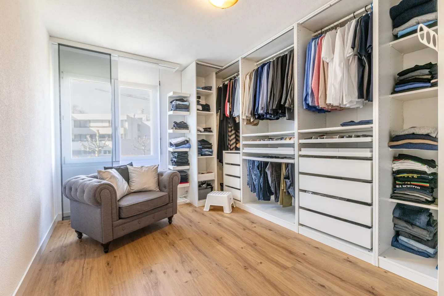 Casa unifamiliare moderna e indipendente con molto spazio per vivere, hobby e affari - Foto 15 di 29