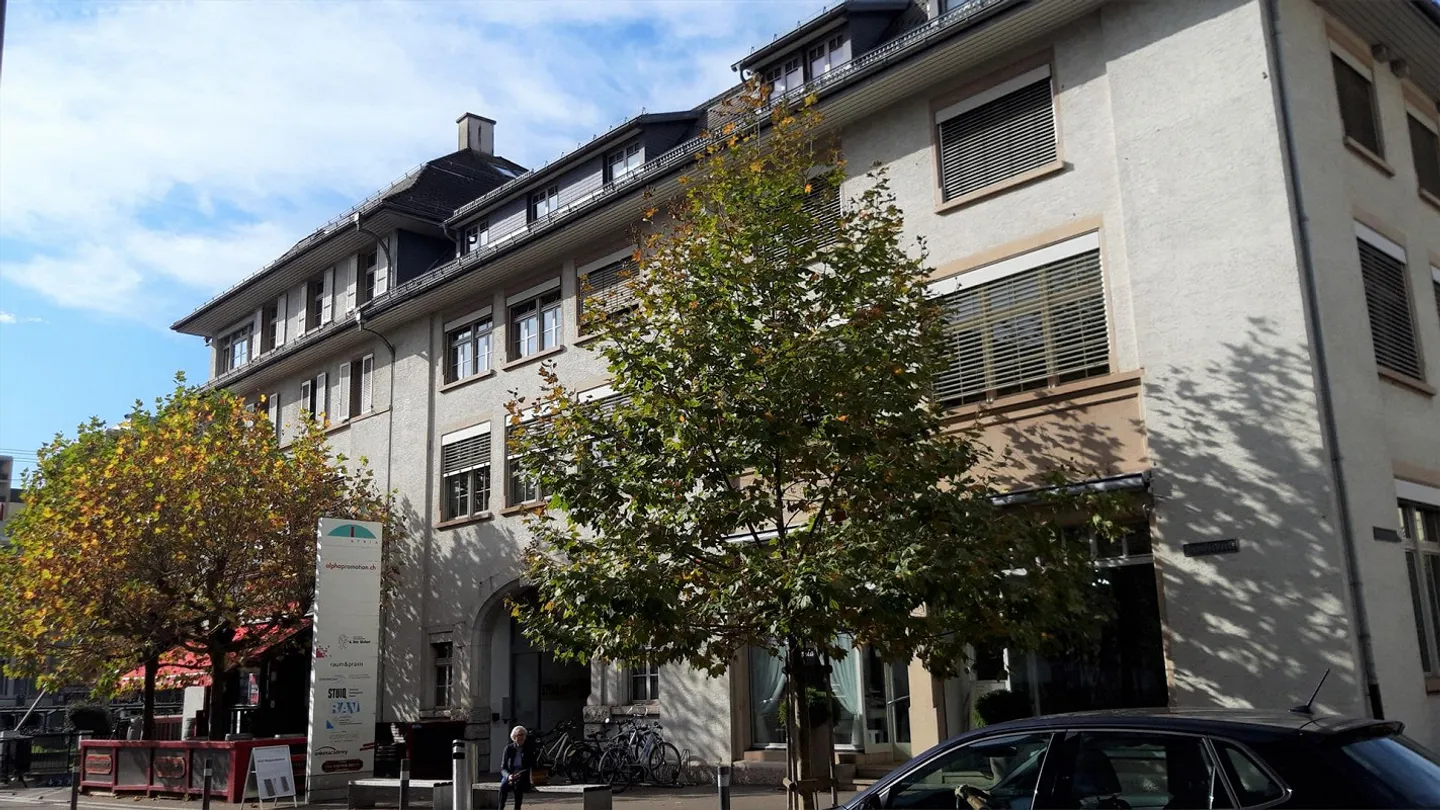 Spazi commerciali diversificati in affitto in una posizione privilegiata a Uster! - Foto 7 di 7