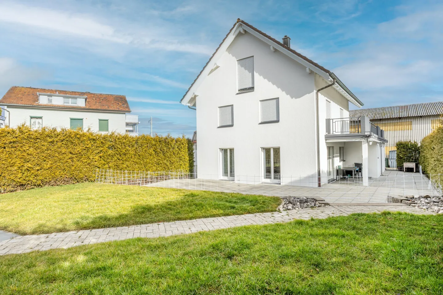 Casa unifamiliare moderna e indipendente con molto spazio per vivere, hobby e affari - Foto 25 di 29