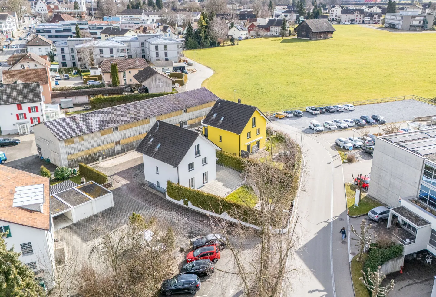 Casa unifamiliare moderna e indipendente con molto spazio per vivere, hobby e affari - Foto 27 di 29