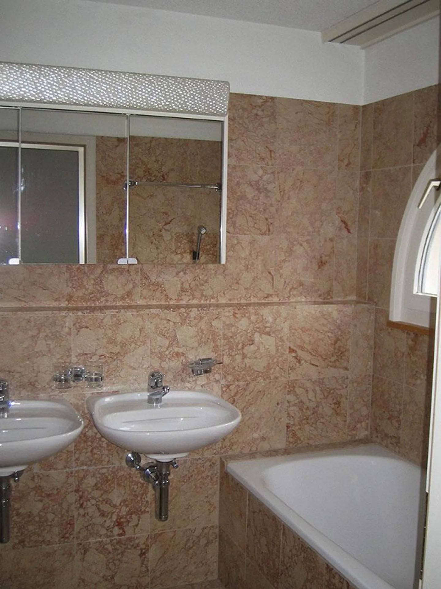 Geräumige 4.5 Zimmerwohnung - Foto 9 von 12