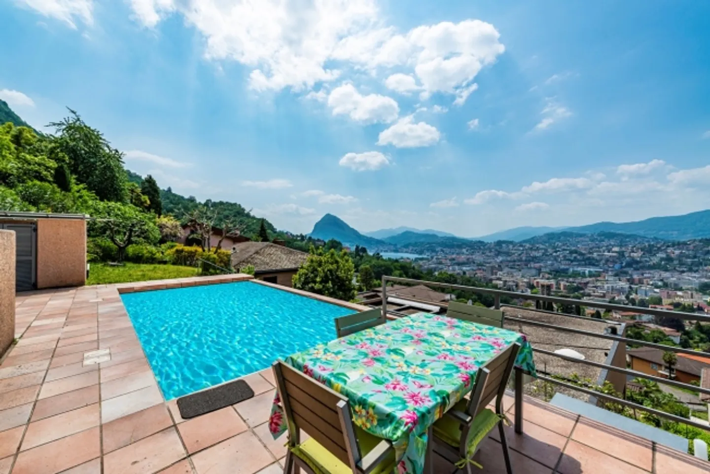 Modern House with Beautiful Lake View - Photo 6 of 19