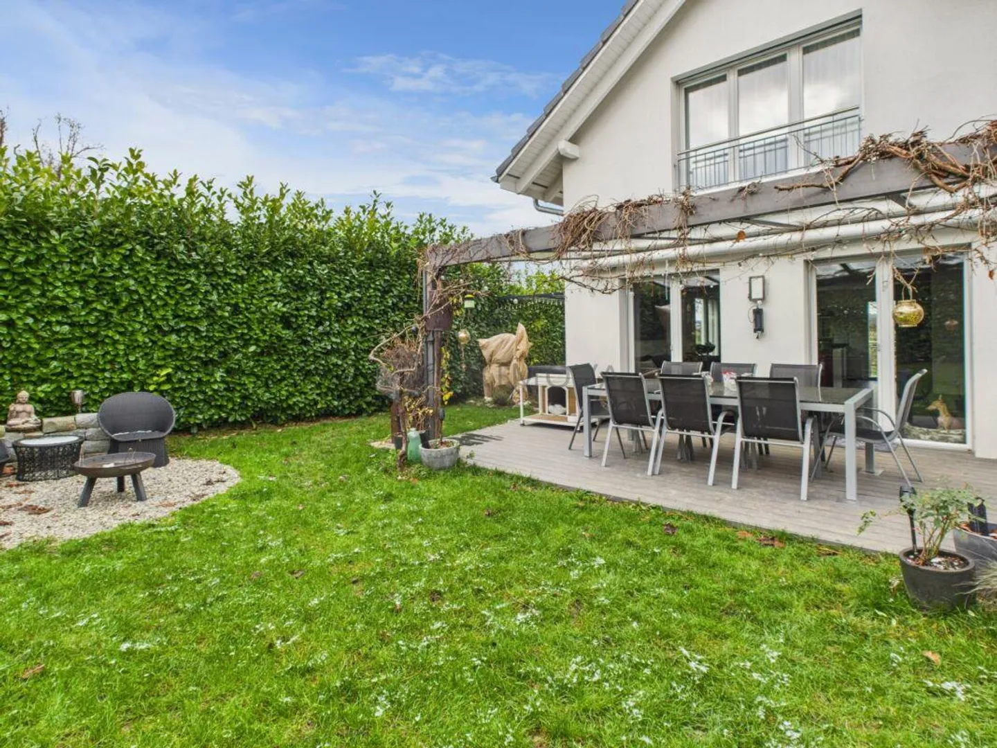 Maison familiale exclusive sur un terrain spacieux avec un panorama naturel impressionnant - Photo 5 sur 12