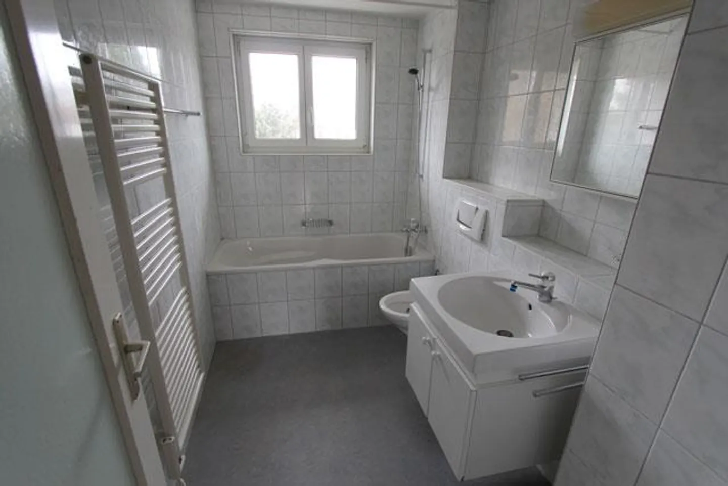 4 1/2 Zi.-Dachwohnung mit Balkon - Foto 3 von 9