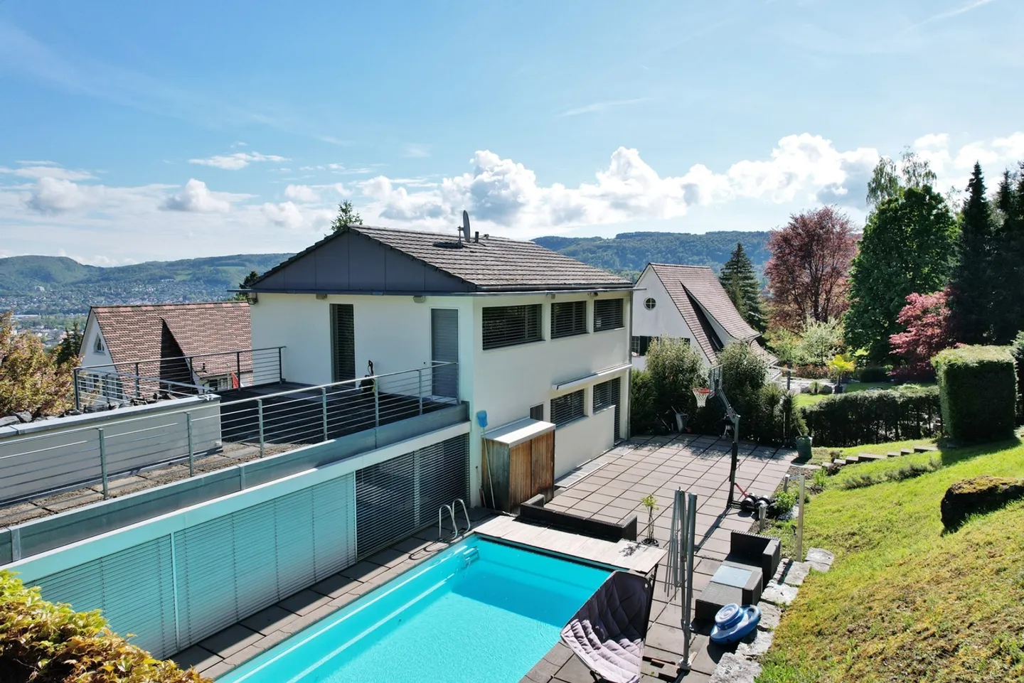 VILLA STRAORDINARIA CON PISCINA ESTERNA RISCALDATA E VISTA PANORAMICA - Foto 2 di 9