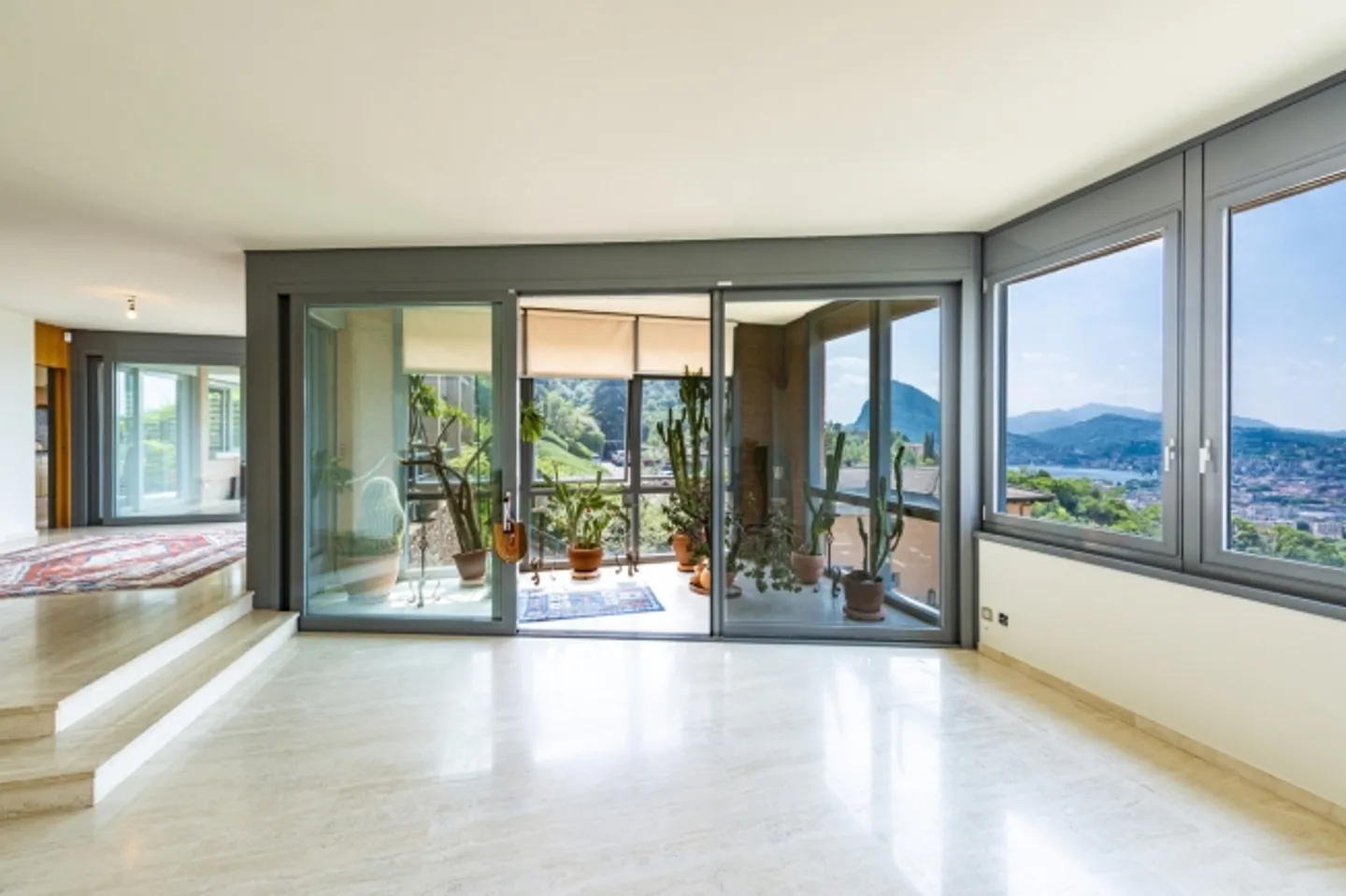 Modern House with Beautiful Lake View - Photo 12 of 19