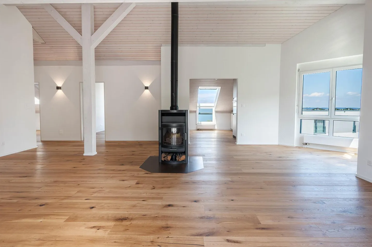 Exklusive Dachwohnung mit Seesicht - Foto 1 von 10