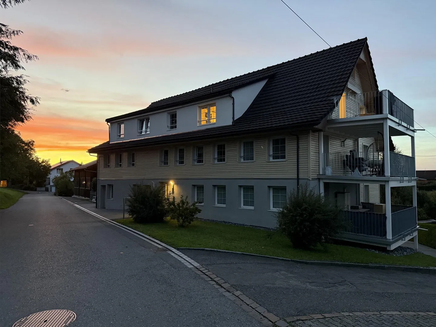 Helle, moderne Maisonette-Wohnung an ruhiger Lage mit Aussicht - Foto 1 von 13