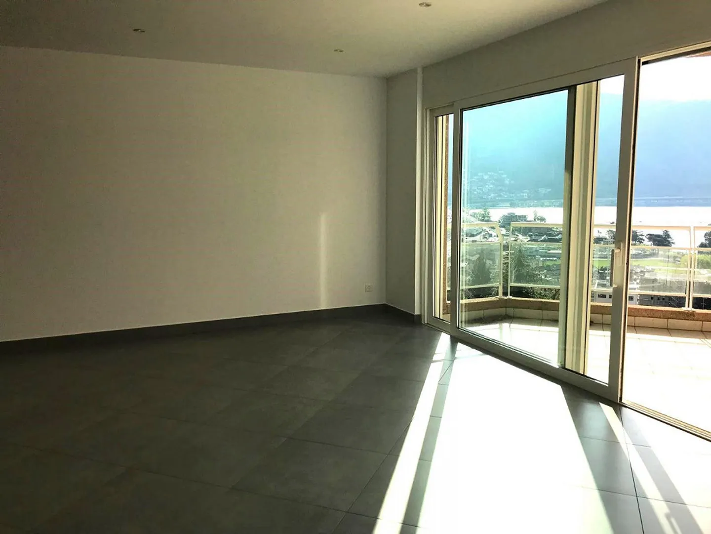 Attico 3.5 camere con splendida terrazza e vista lago - Foto 6 di 13