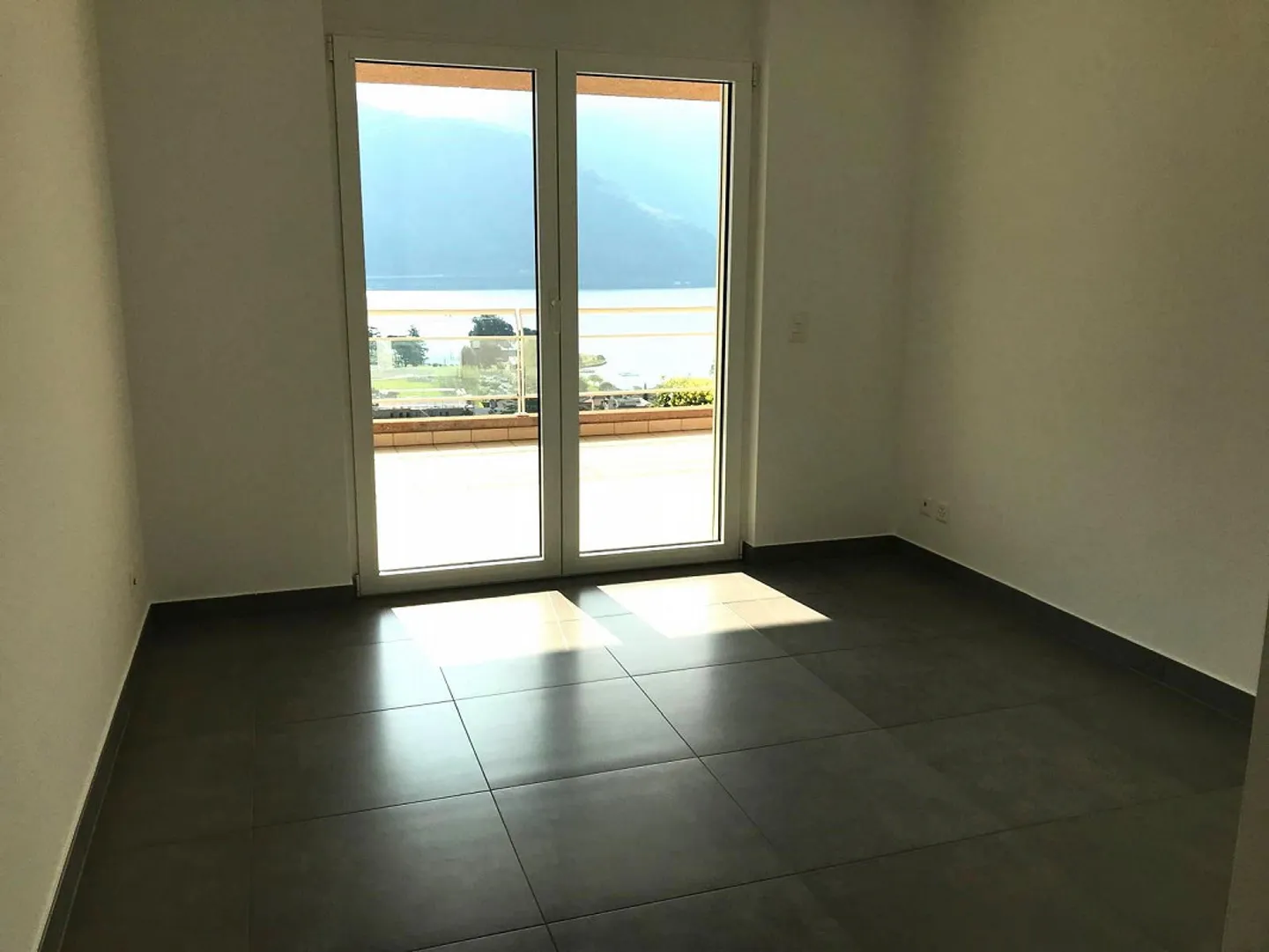 Attico 3.5 camere con splendida terrazza e vista lago - Foto 9 di 13