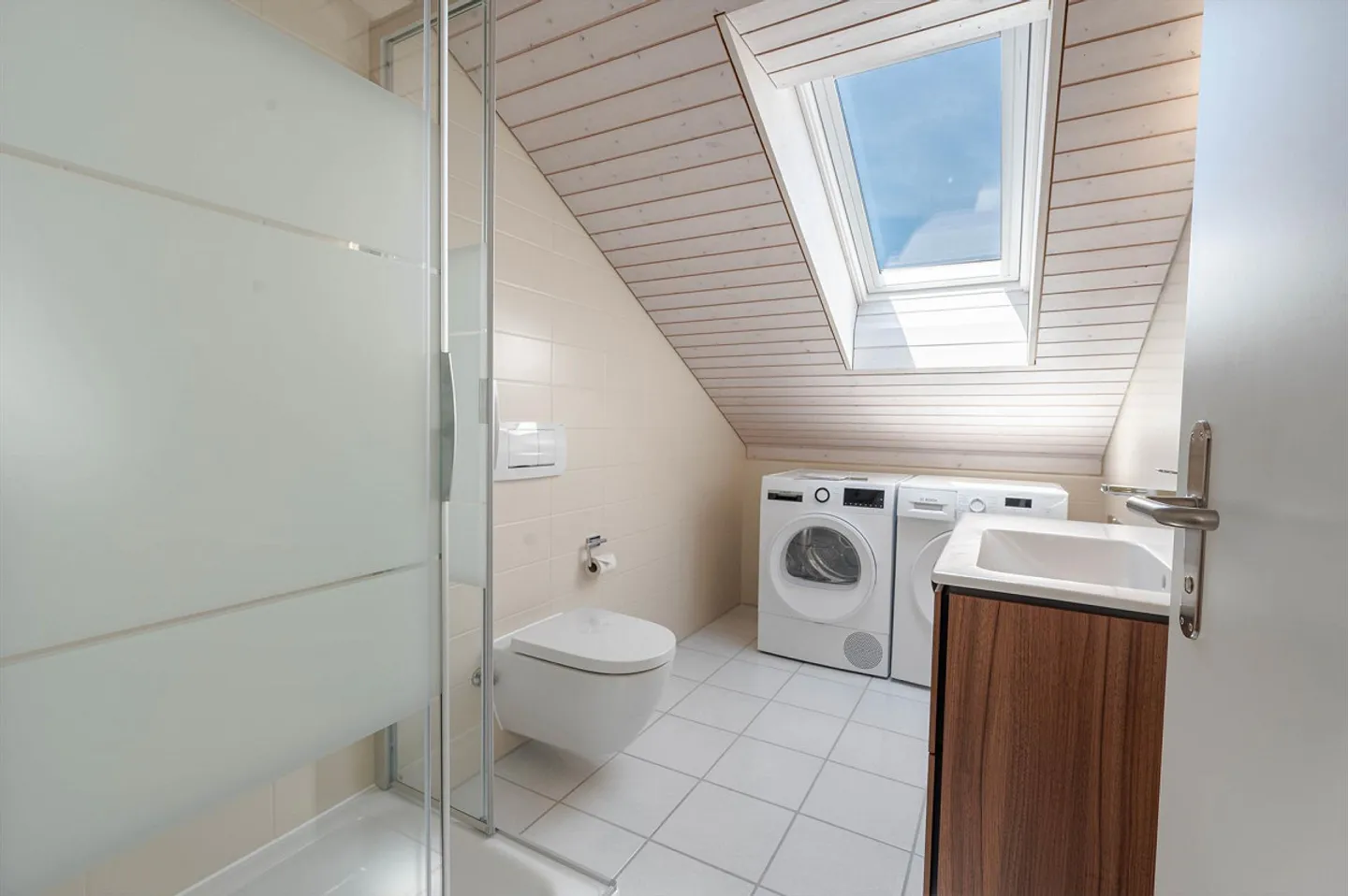 Exklusive Dachwohnung mit Seesicht - Foto 9 von 10