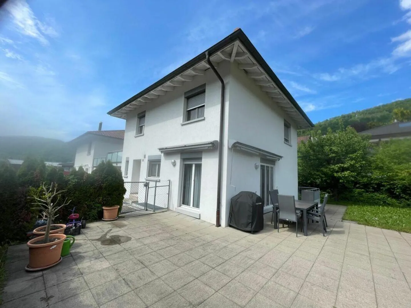 Paradis familial dans un quartier résidentiel populaire et ensoleillé - Photo 1 sur 12