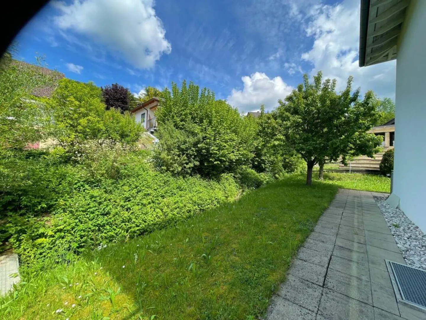 Paradis familial dans un quartier résidentiel populaire et ensoleillé - Photo 2 sur 12