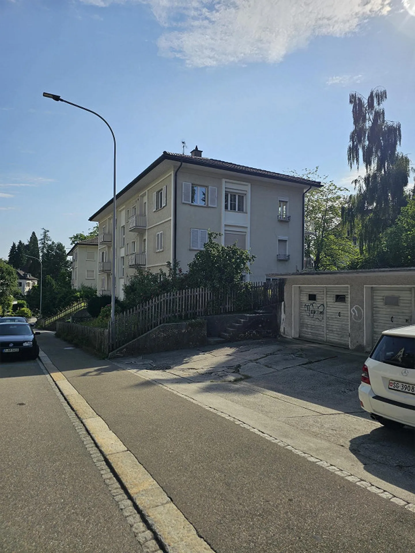 Quiet and preferred residential area: 4.5 room apartment - Photo 1 of 15