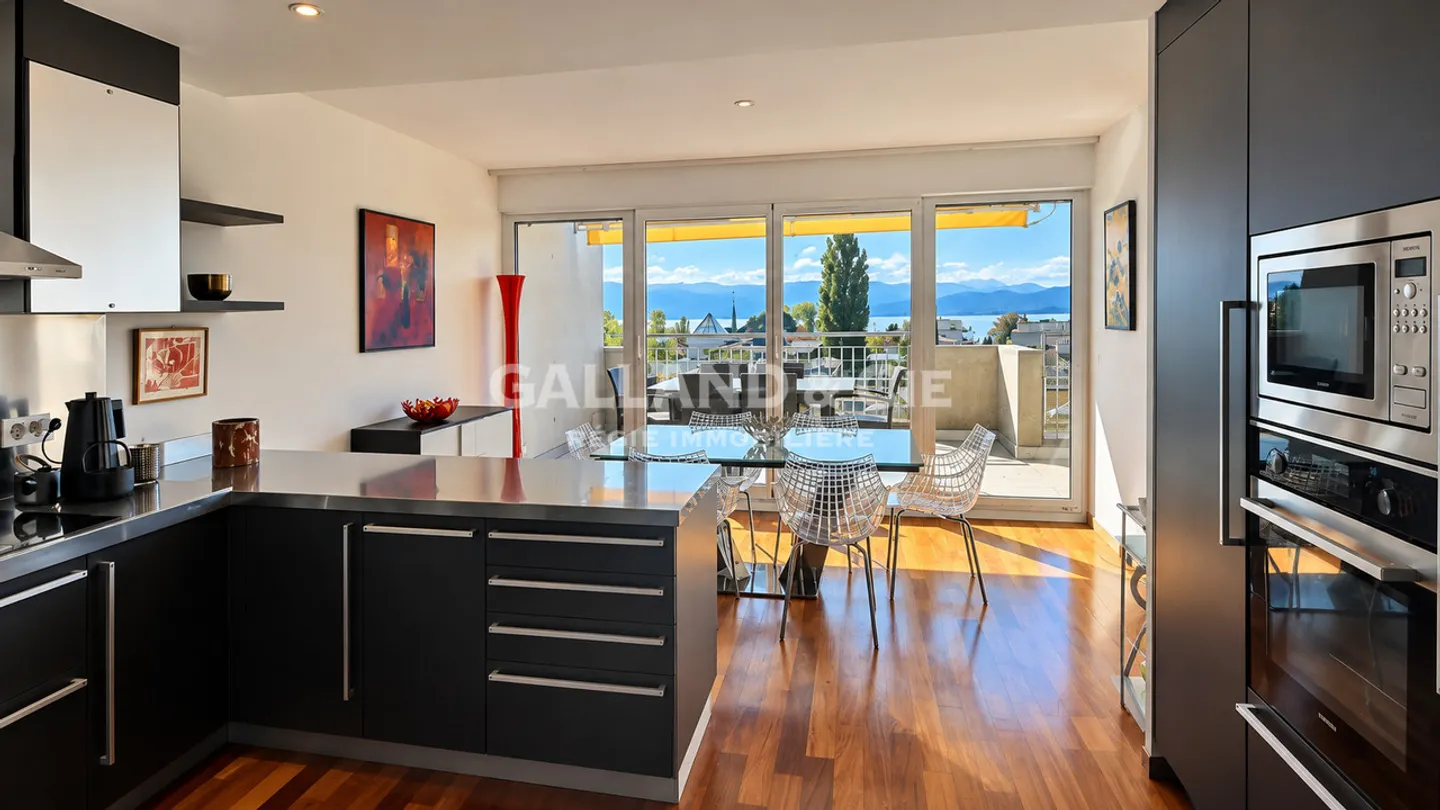 Charming Family Home with Lake View - Photo 2 of 7