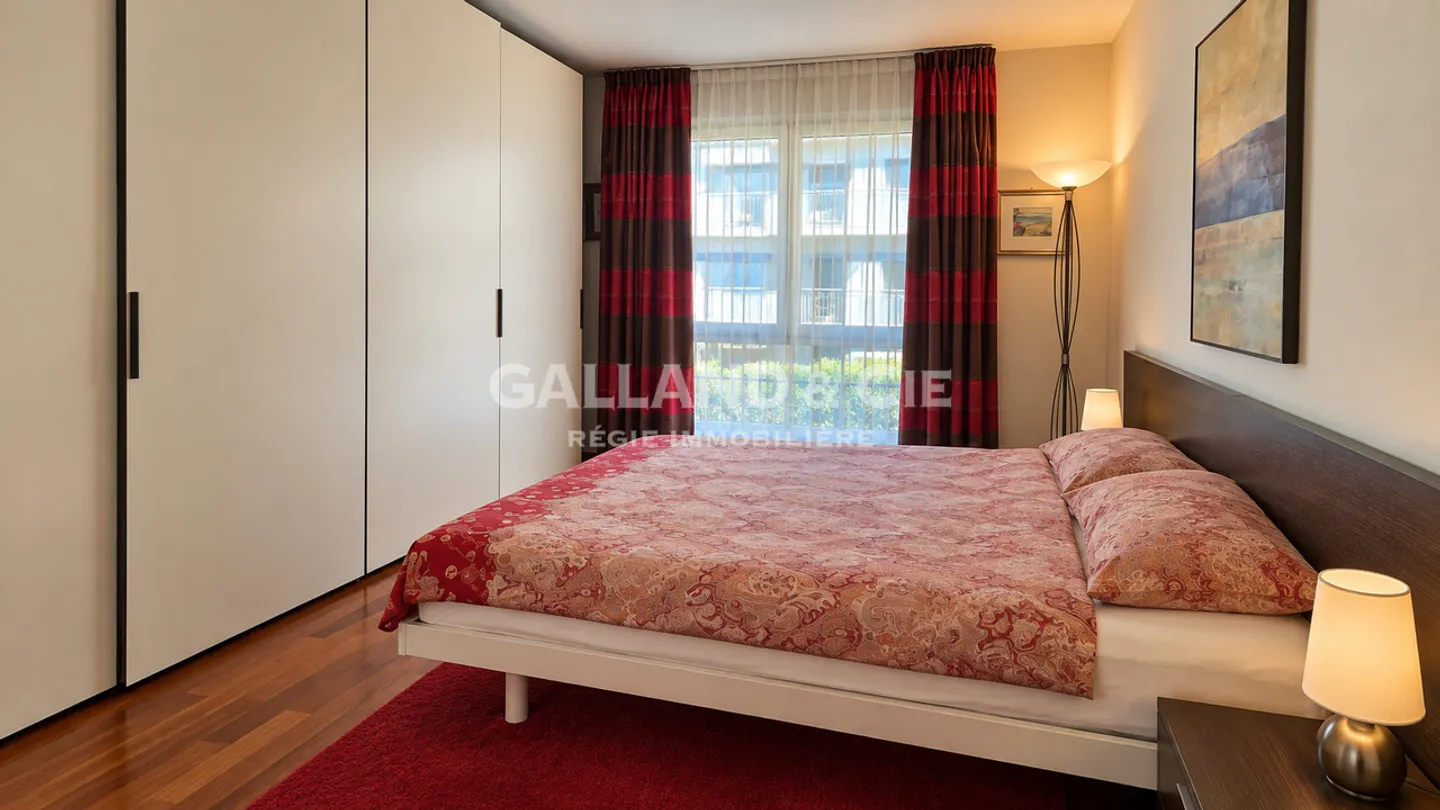 Charming Family Home with Lake View - Photo 3 of 7
