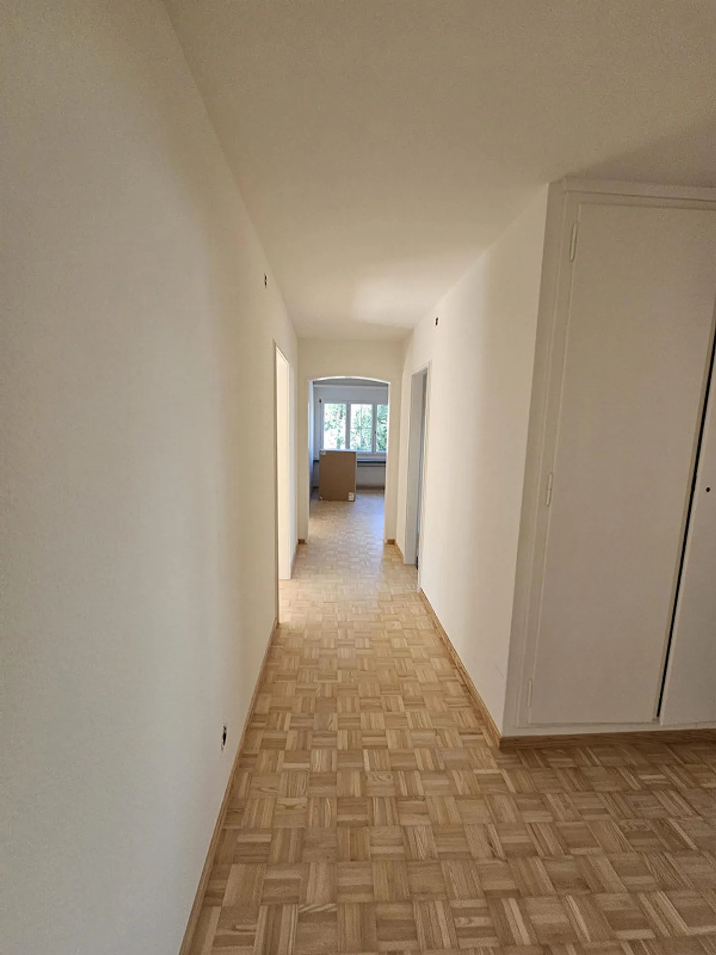 Quiet and preferred residential area: 4.5 room apartment - Photo 3 of 15