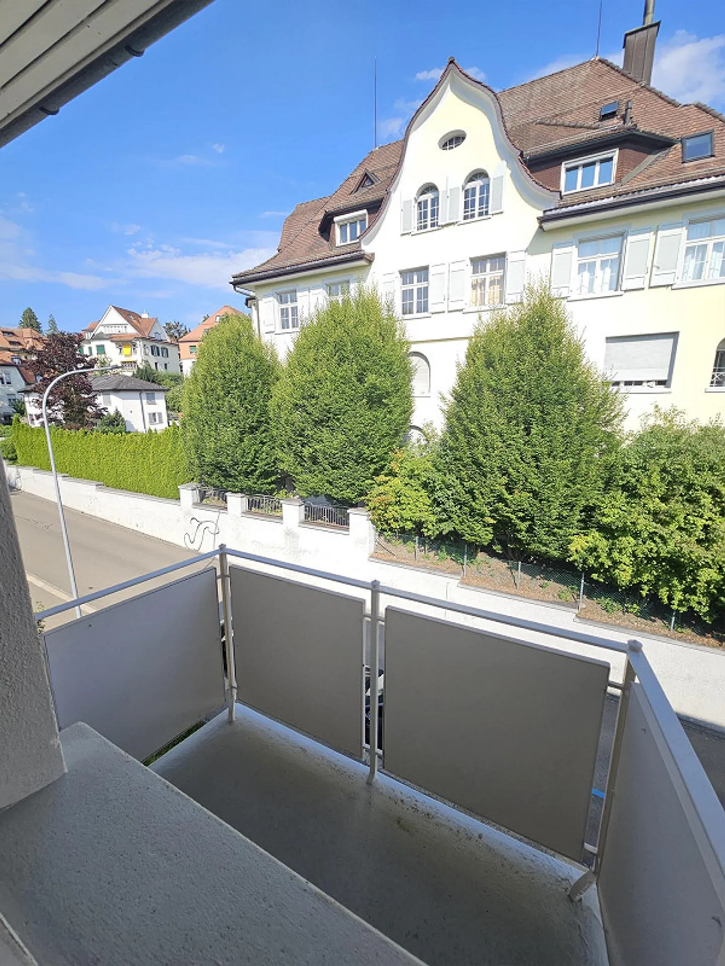 Quiet and preferred residential area: 4.5 room apartment - Photo 7 of 15